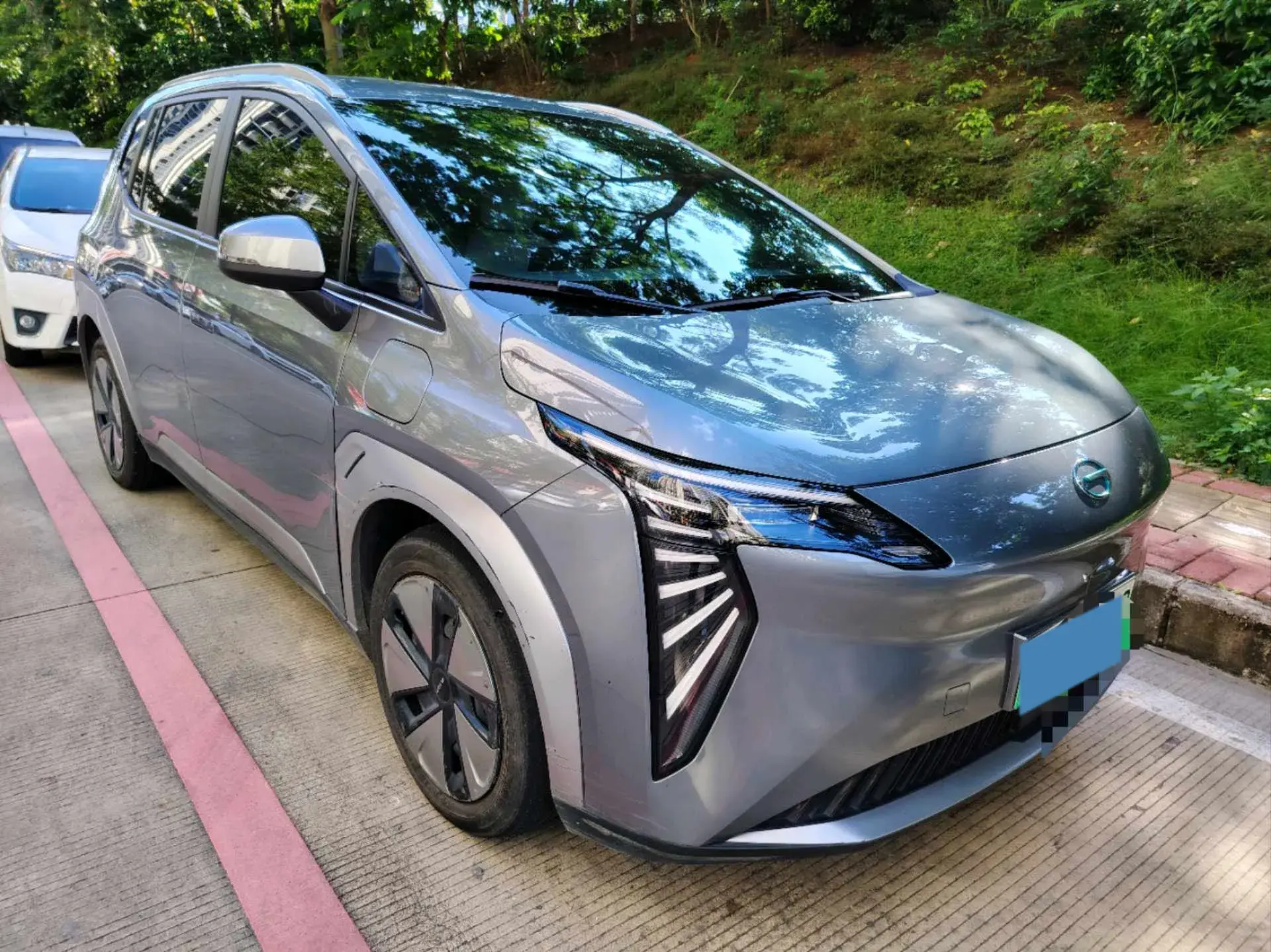 2023 AION Y thumbnail 2