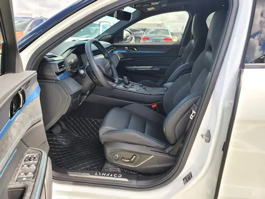 2021 LYNK&CO 05 thumbnail 2