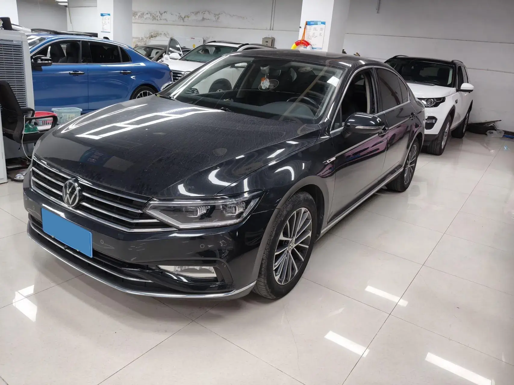 2020 VOLKSWAGEN MAGOTAN view 1