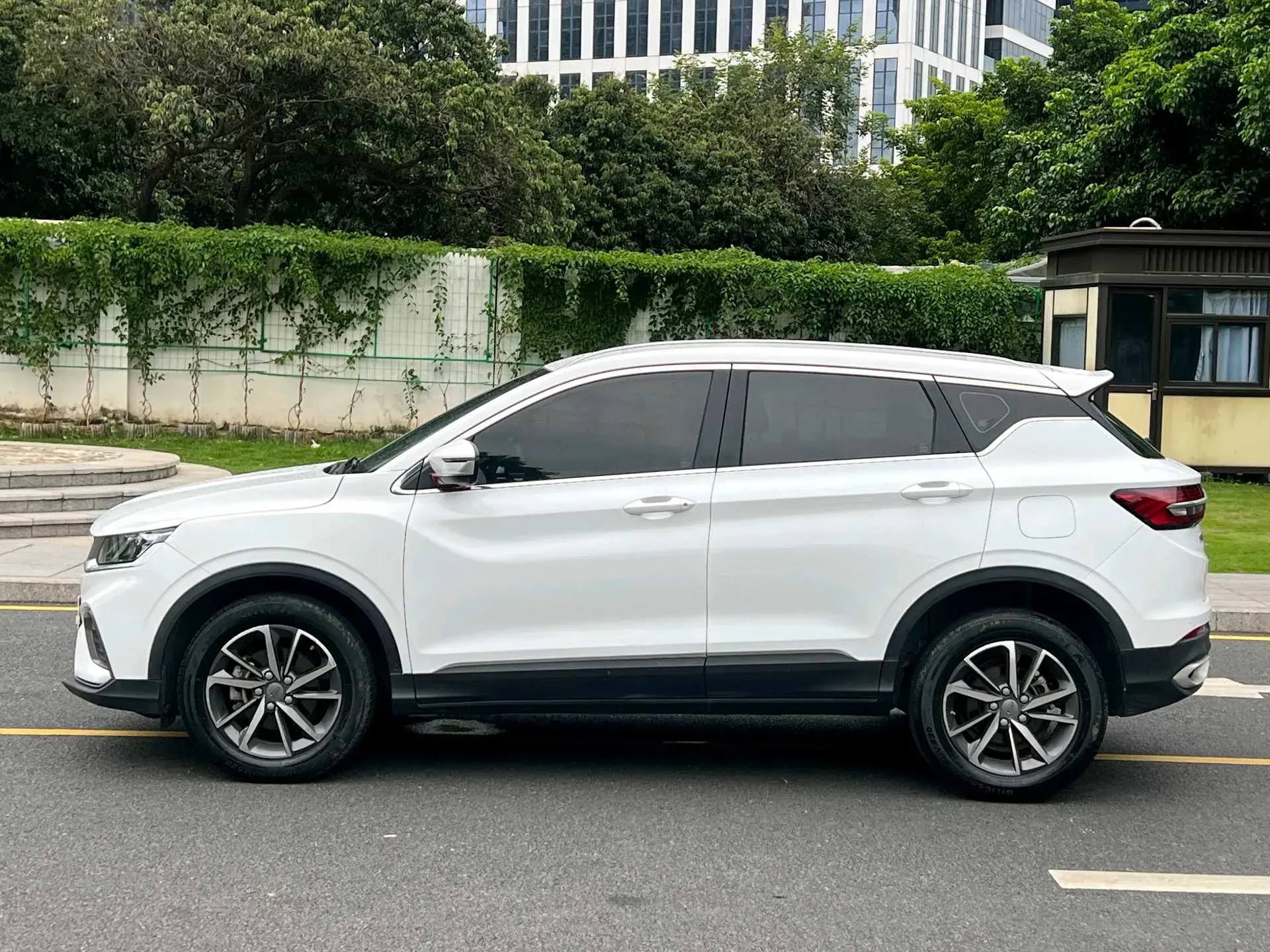 2020 GEELY COOLRAY thumbnail 4