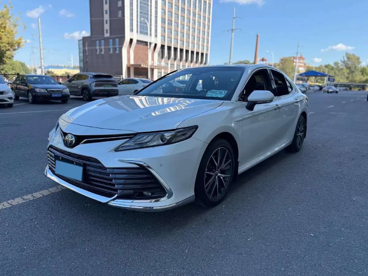 2021 Toyota Camry 2.5L 209HP L4 8AT