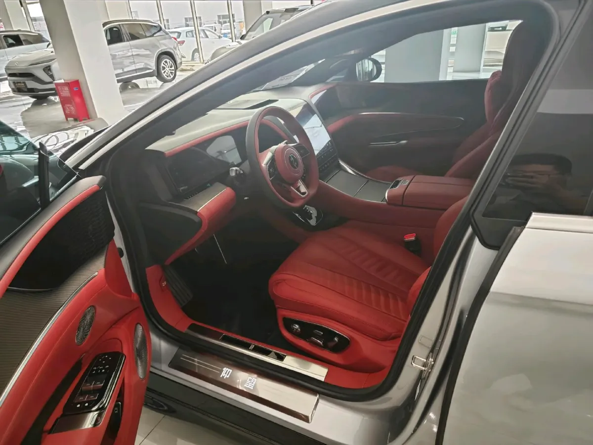 2025 YangWang U7 2.0T 245HP H4 E-CVT PHEV 52.4KWH,autocango,china used car exporter,china ev exporter,chinese used car exporter,chinese used ev exporter