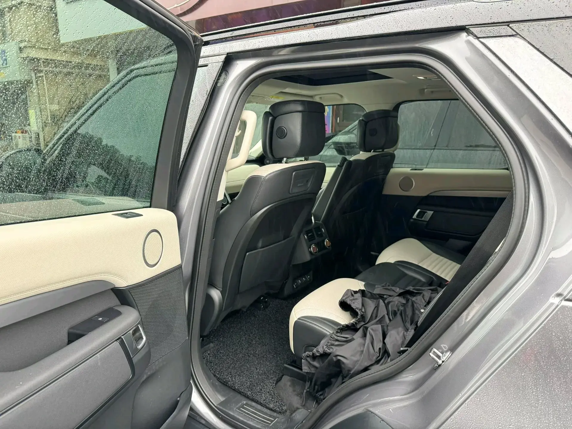 2021 LAND ROVER thumbnail 4