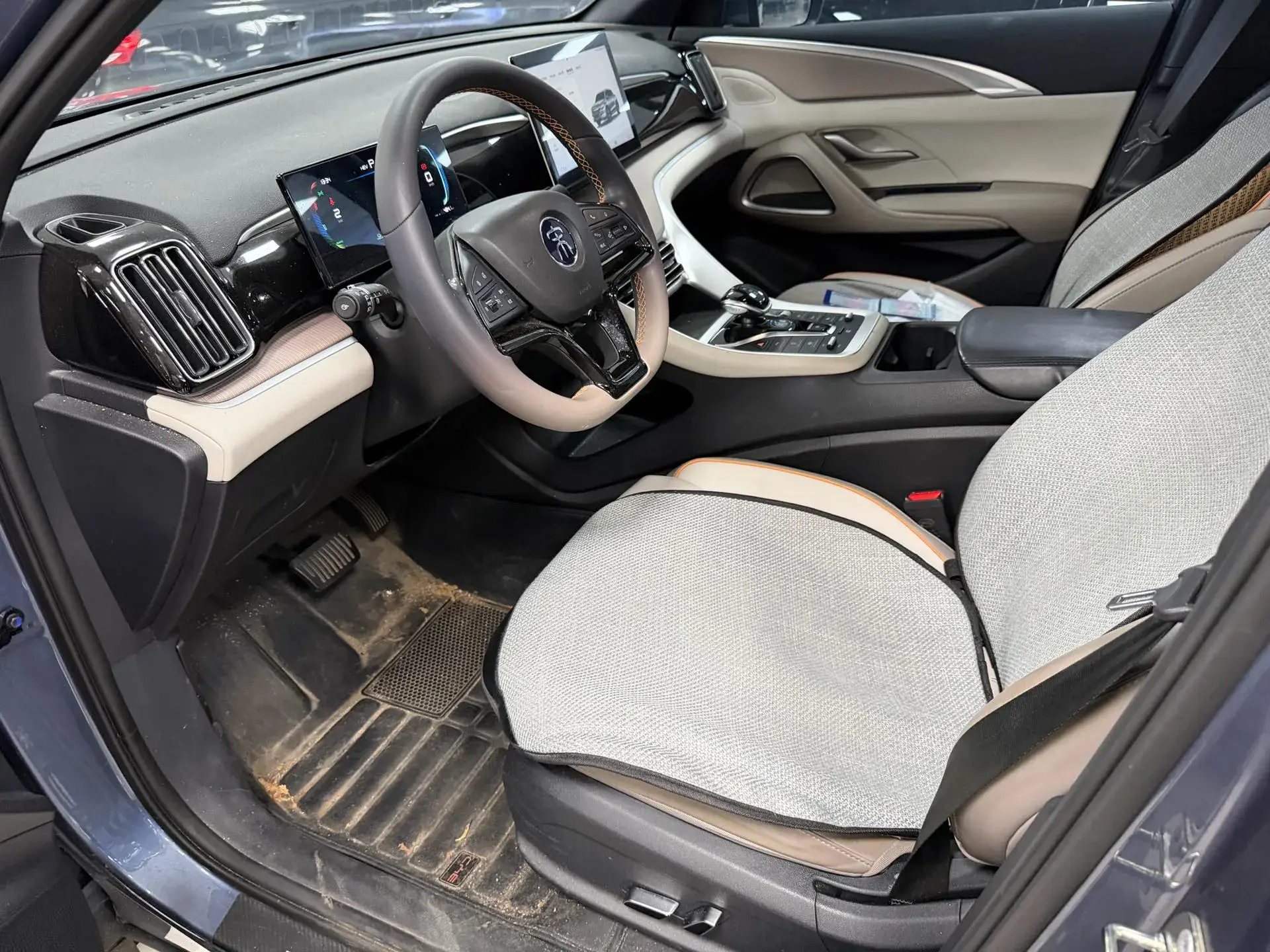 2023 BYD SONG thumbnail 3