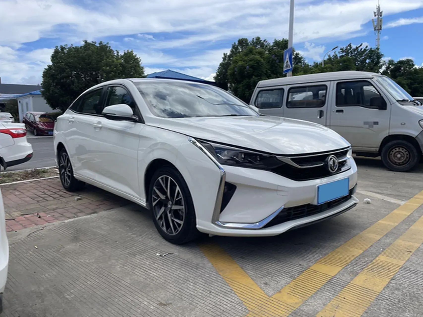 2020 DONGFENG AEOLUS thumbnail 2