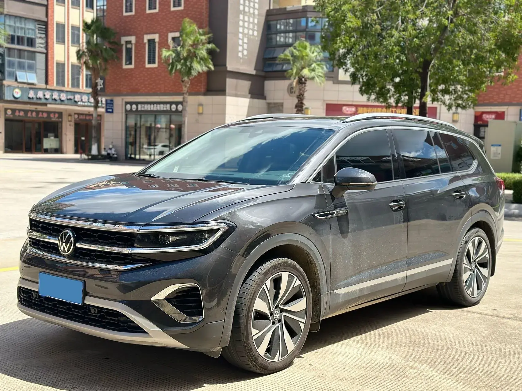 2021 VOLKSWAGEN TALAGON view 1