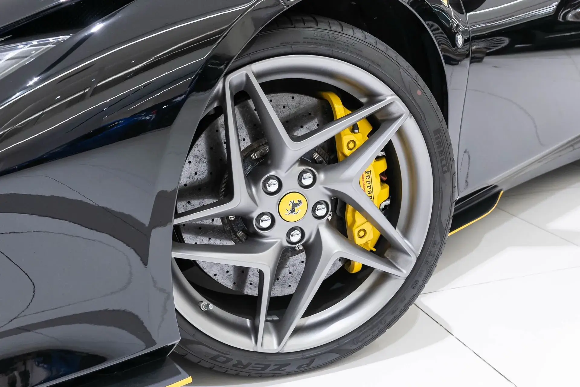 2019 FERRARI F8 thumbnail 4