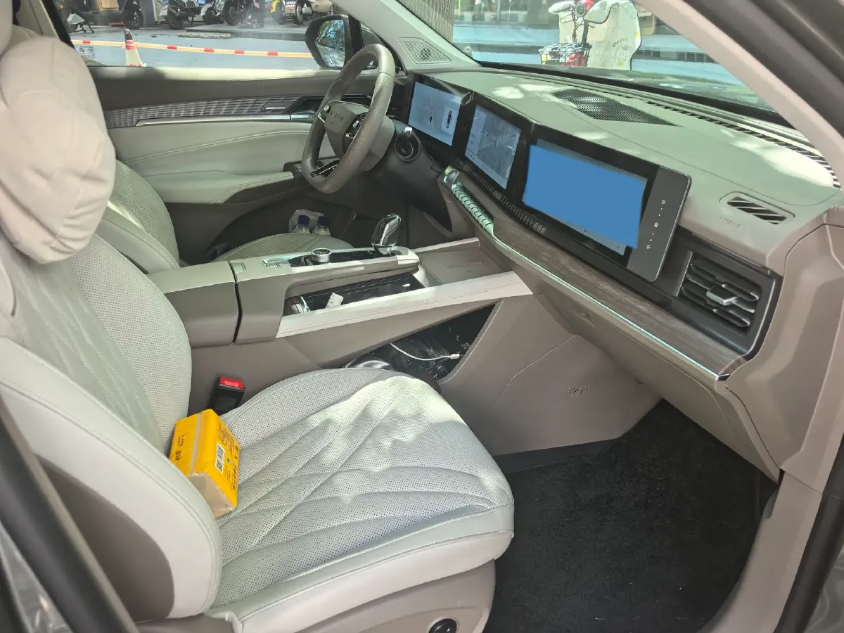 2023 Roewe RX9 2.0T 242HP L4 9AT,autocango,china used car exporter,china ev exporter,chinese used car exporter,chinese used ev exporter