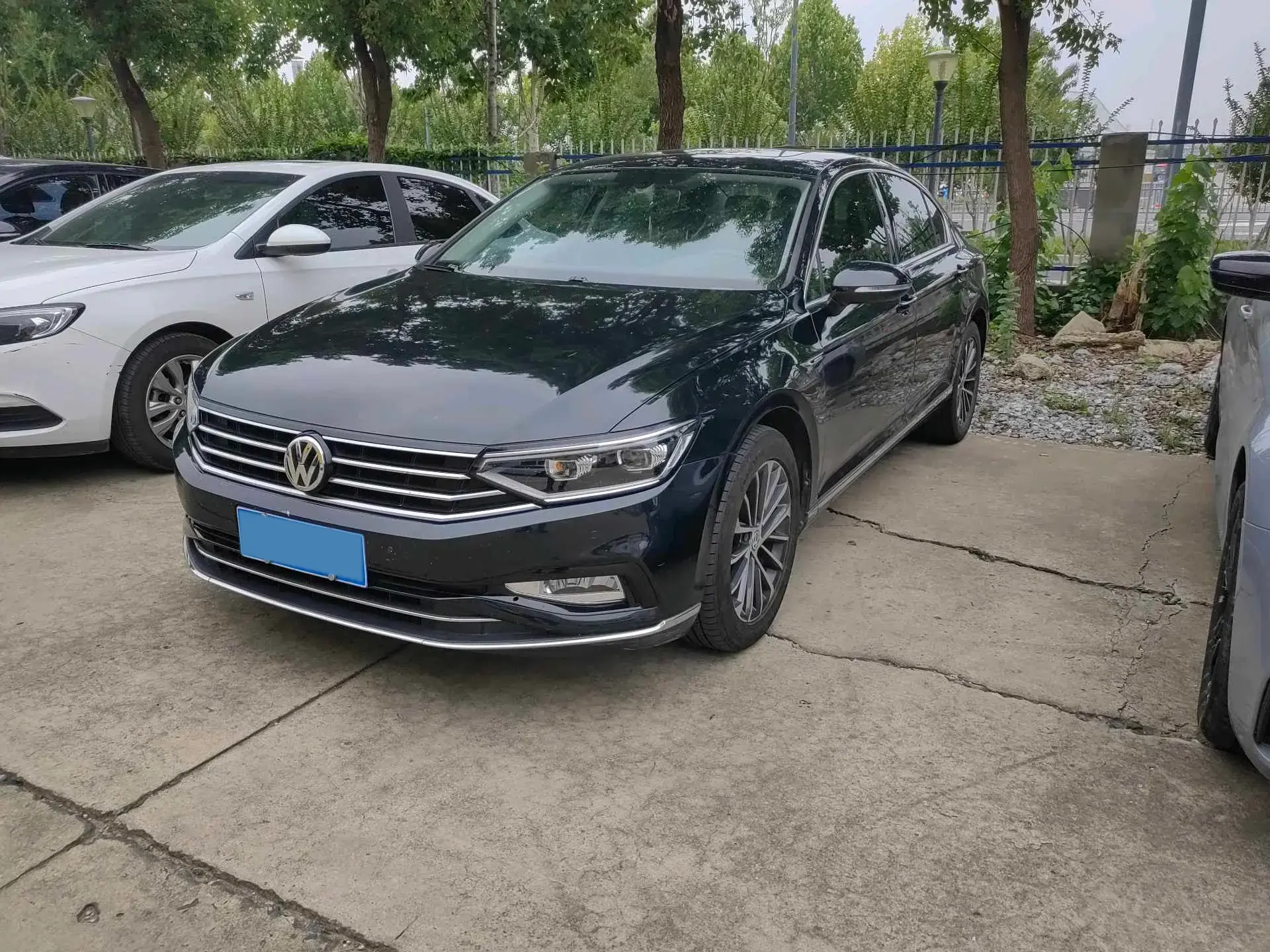 2019 VOLKSWAGEN MAGOTAN view 1