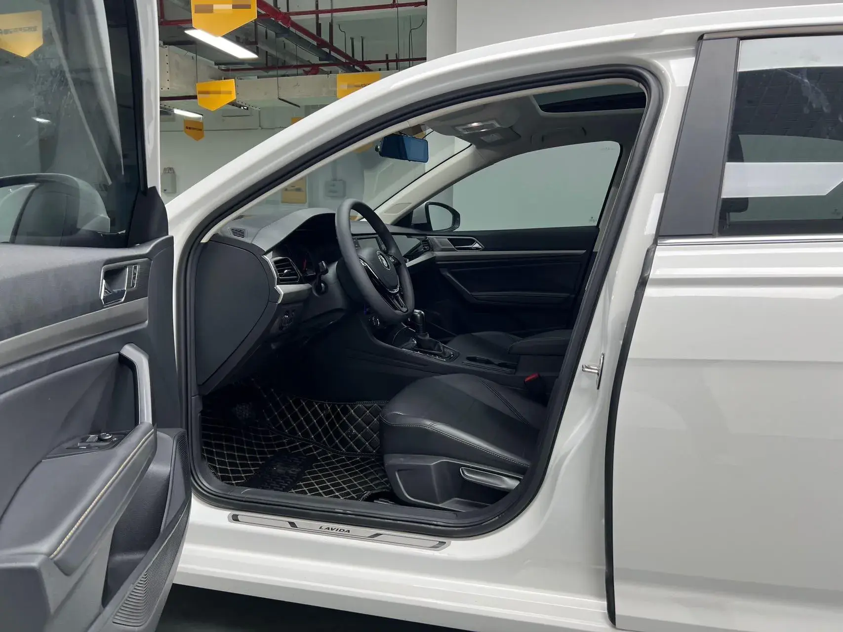 2019 VOLKSWAGEN LAVIDA thumbnail 2