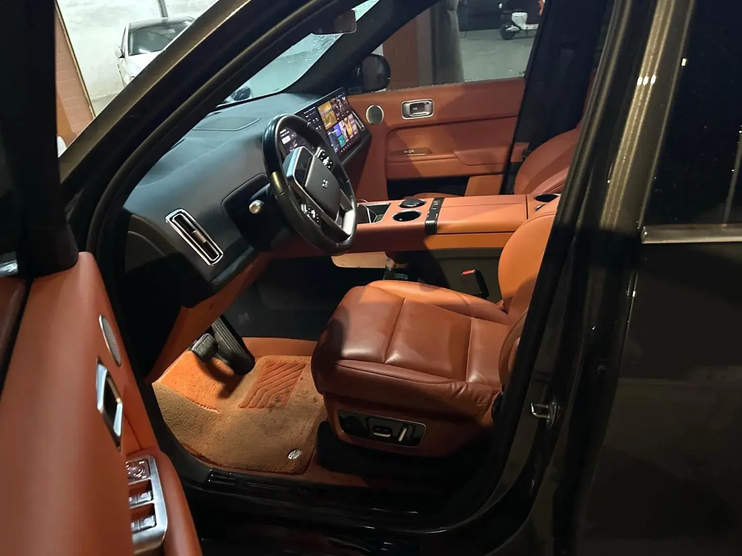 2023 LI L8 thumbnail 3