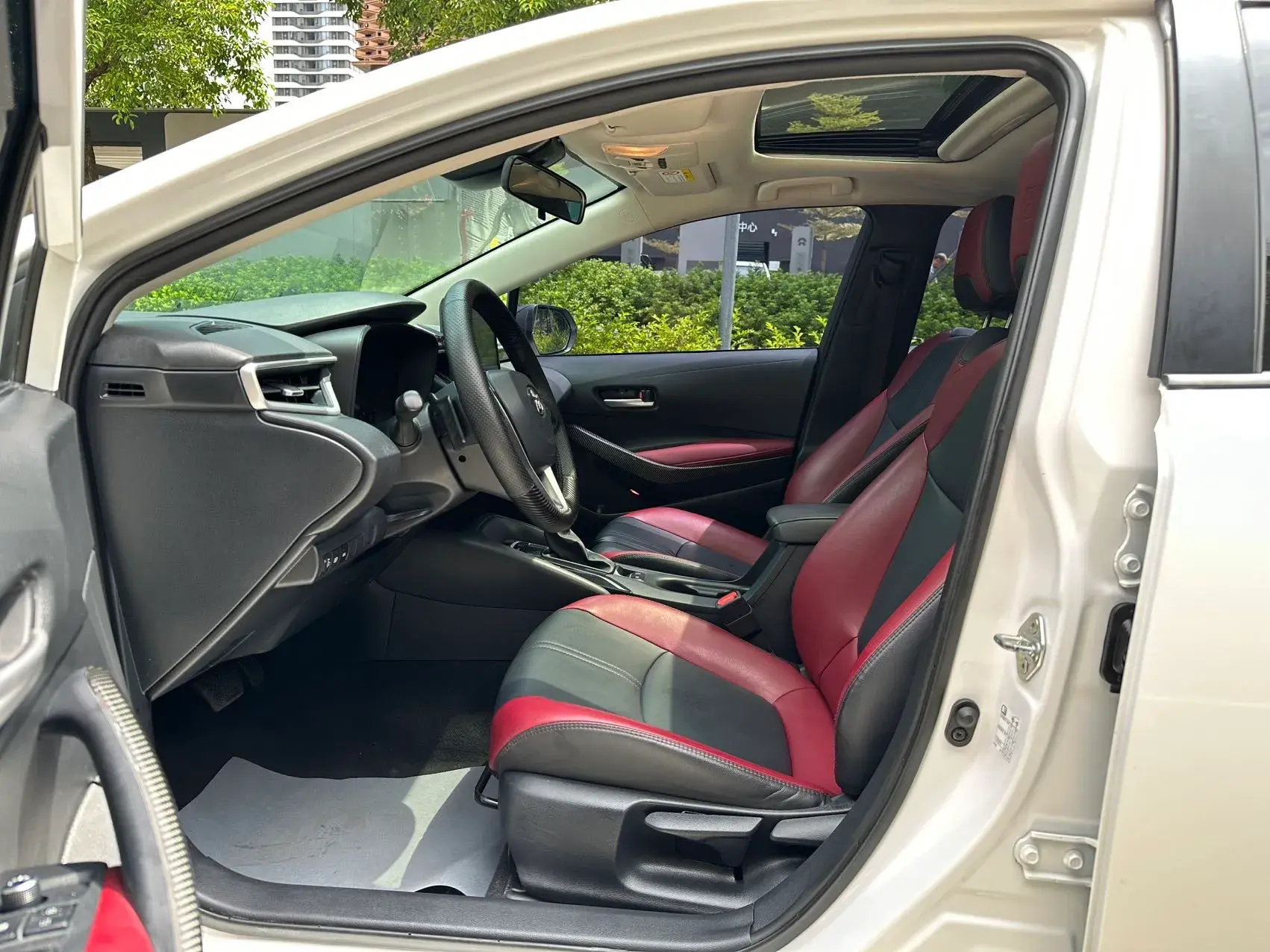 2021 TOYOTA COROLLA thumbnail 4