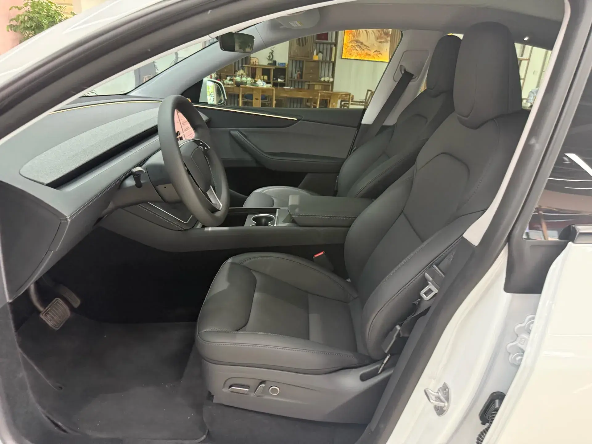 2025 TESLA MODEL thumbnail 4