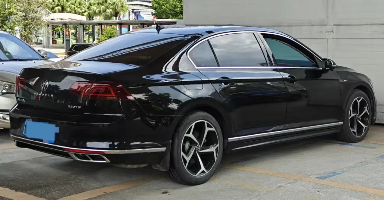 2023 VOLKSWAGEN MAGOTAN thumbnail 2