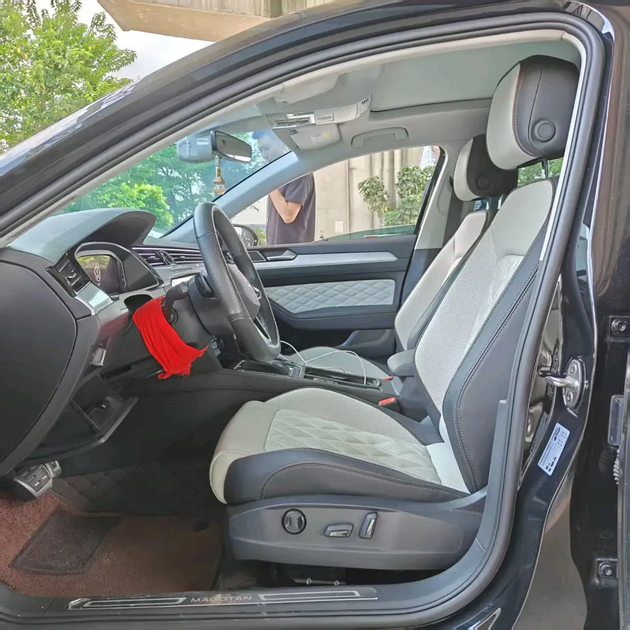 2023 VOLKSWAGEN MAGOTAN thumbnail 3