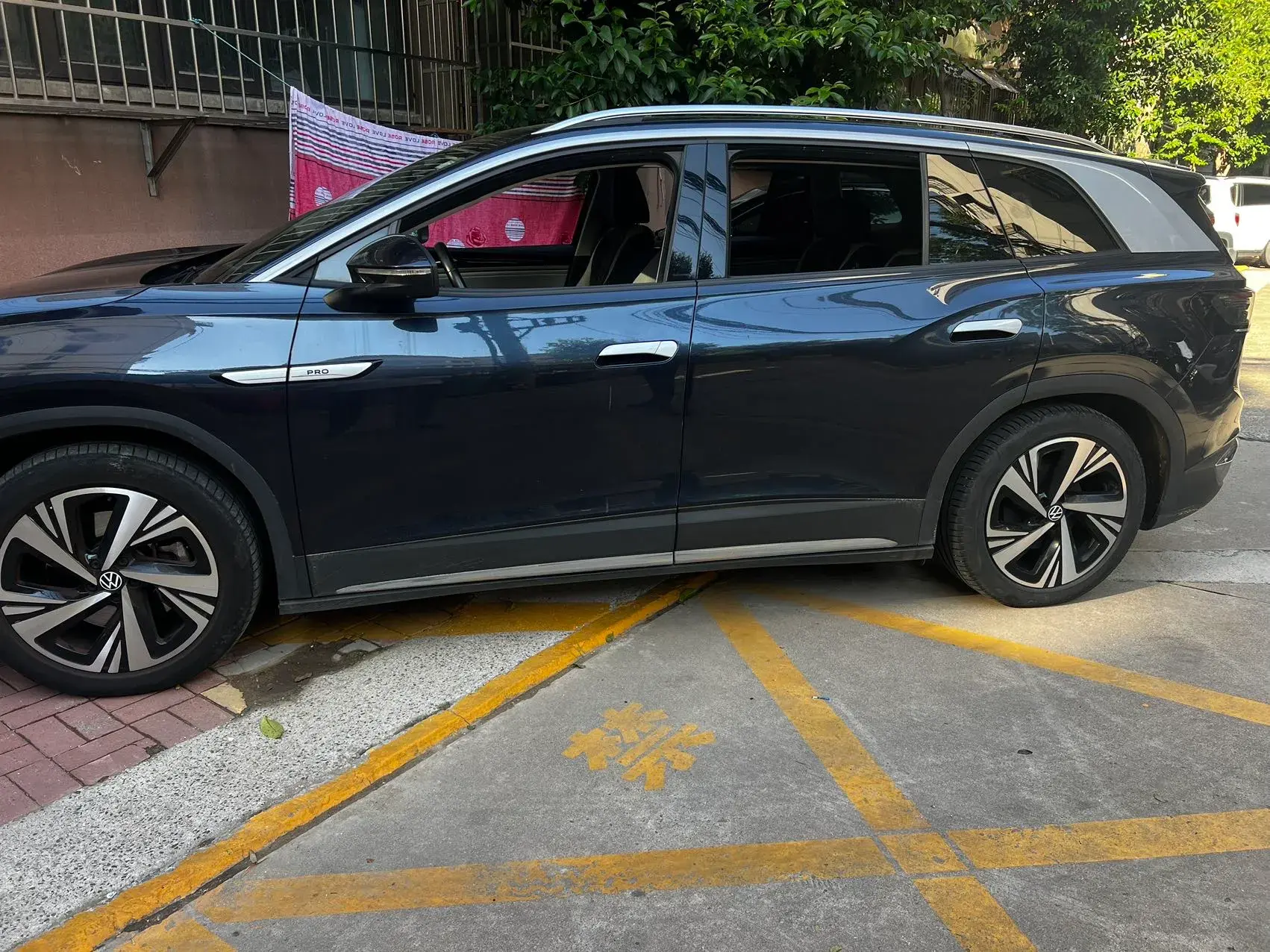 2021 VOLKSWAGEN ID.6 thumbnail 2