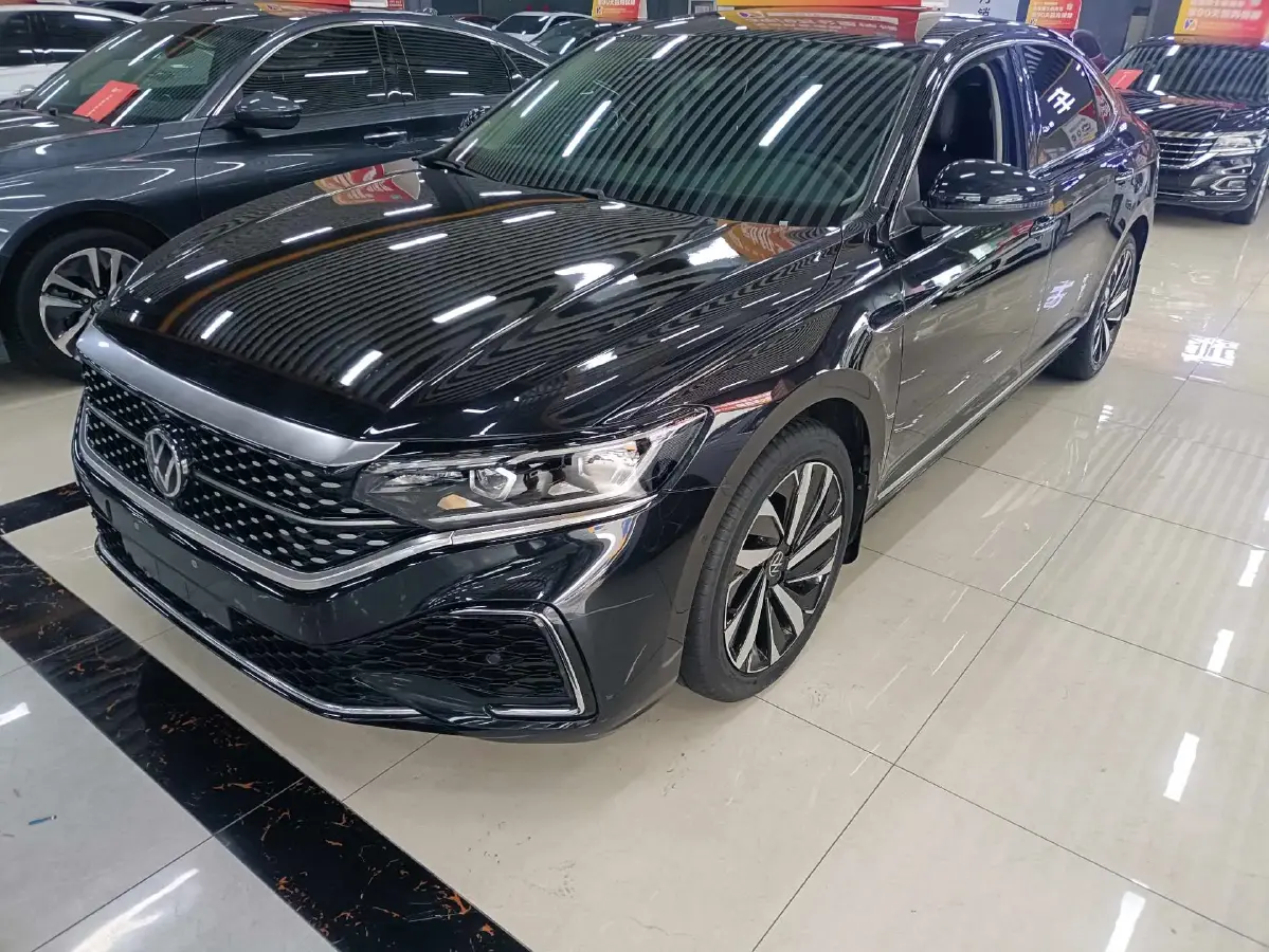 2022 Volkswagen Passat 2.0T 186HP L4 7DCT