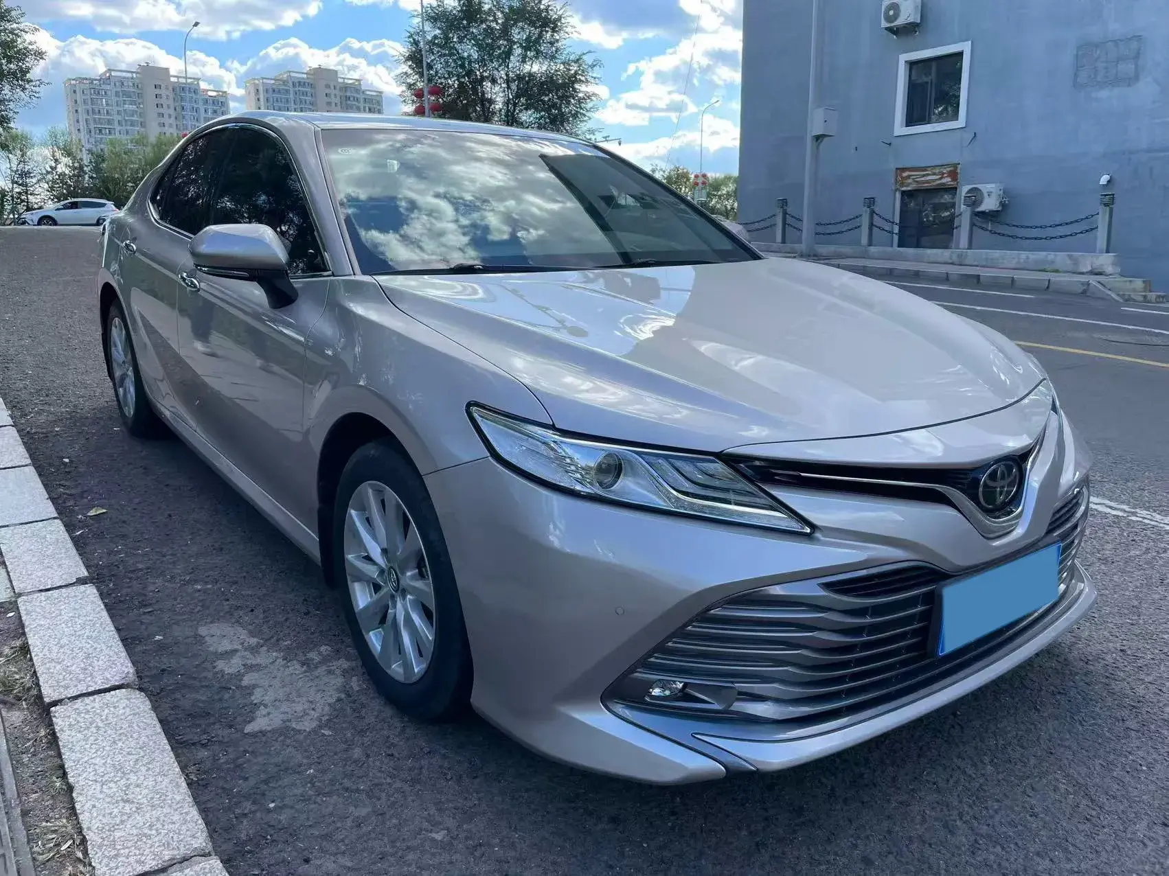2021 TOYOTA CAMRY thumbnail 2