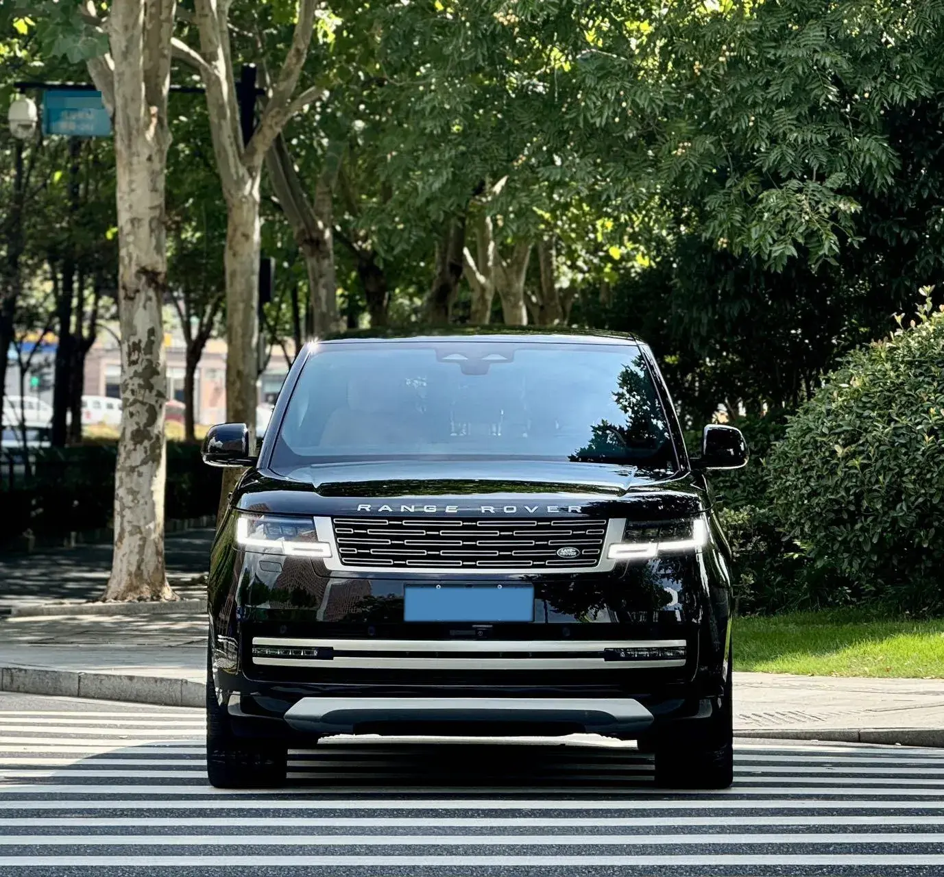 2024 LAND ROVER thumbnail 2