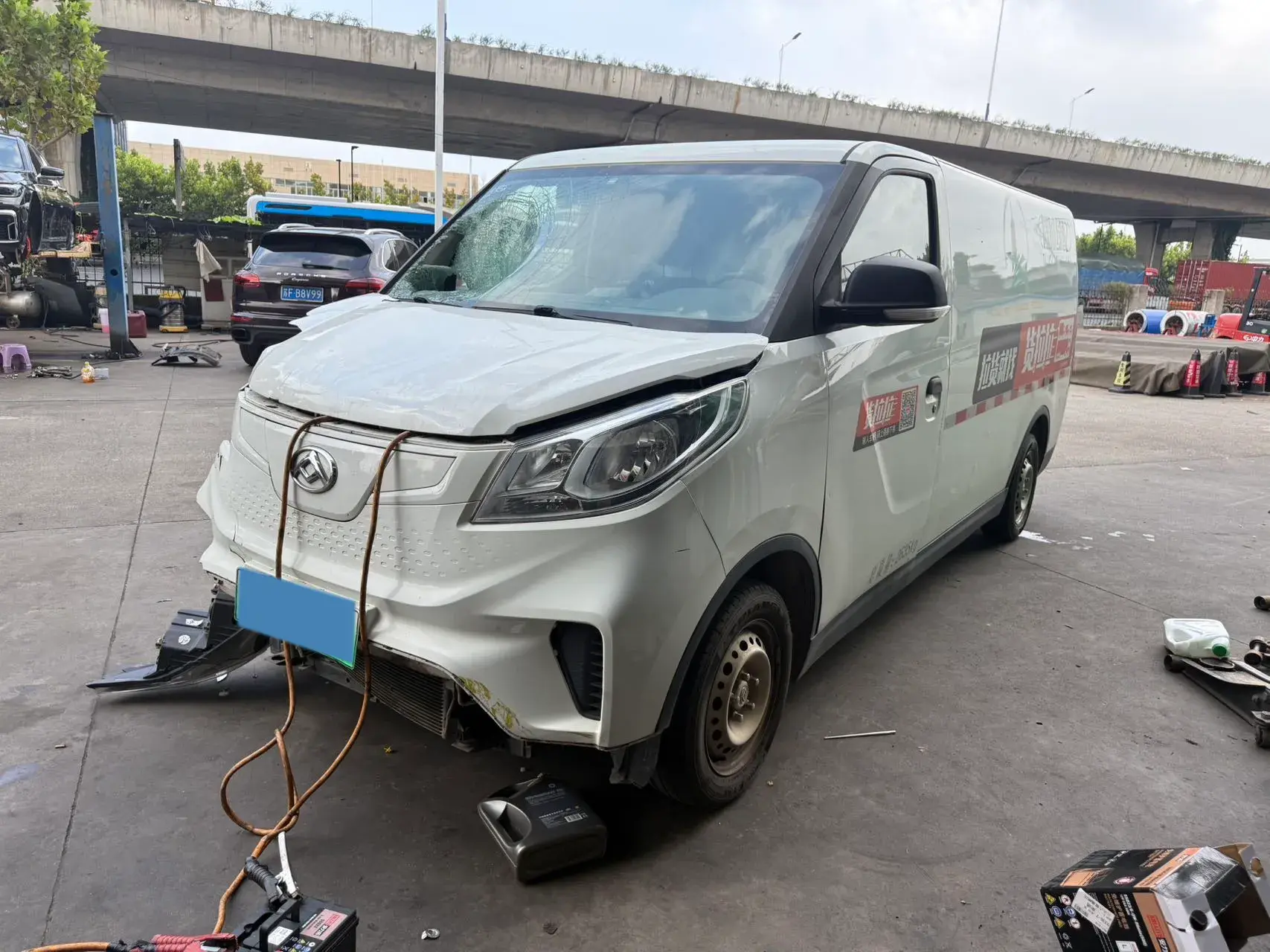 2021 MAXUS EV30 view 1