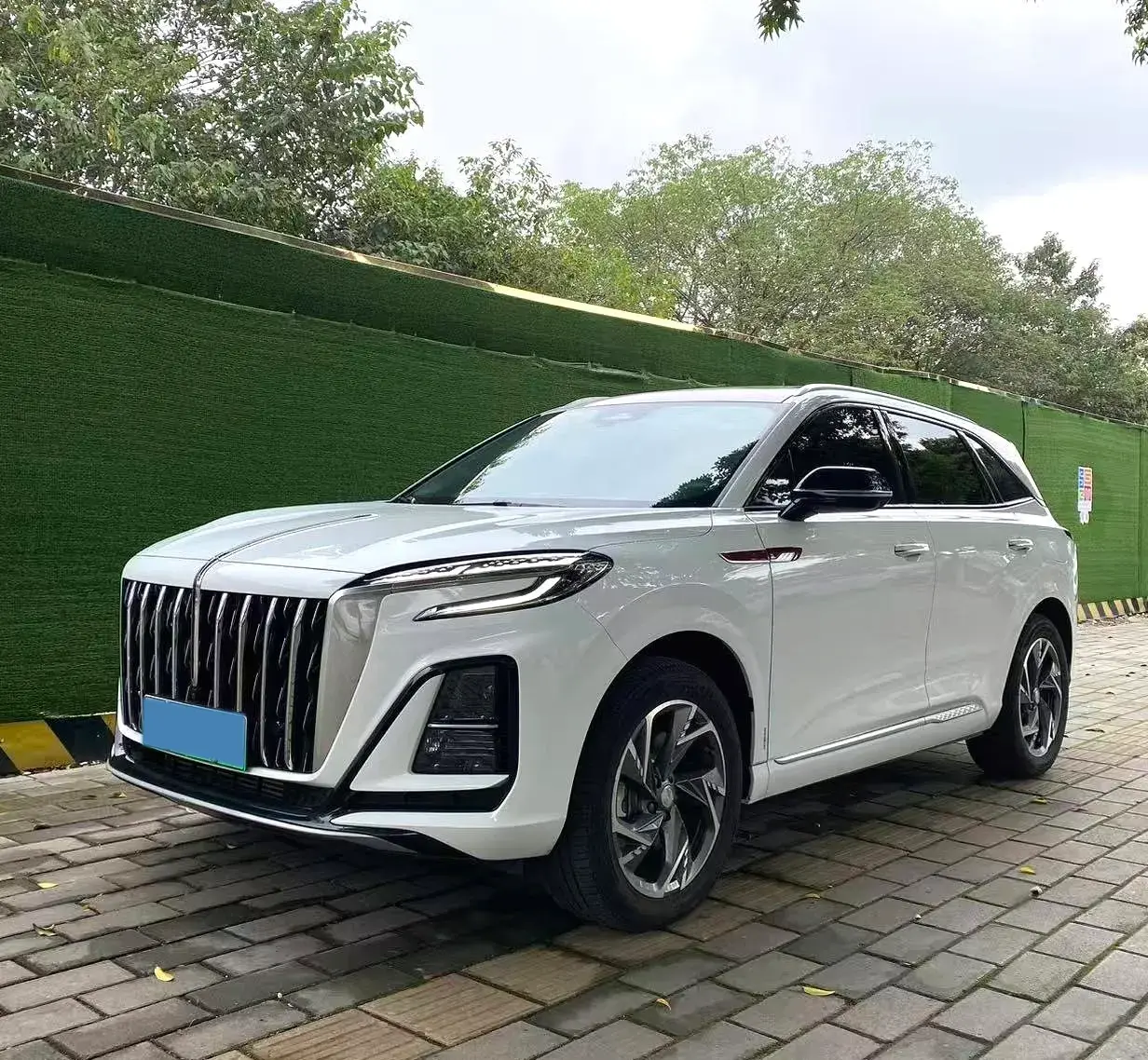 2024 HONGQI HS3 view 1