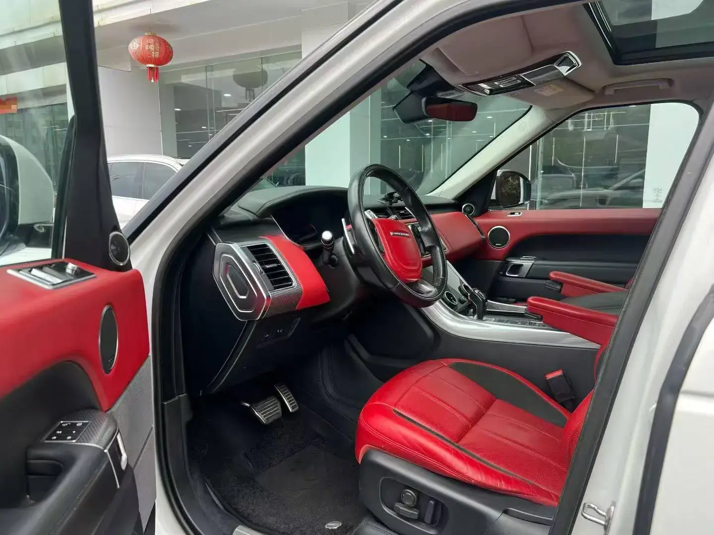 2018 LAND ROVER thumbnail 4