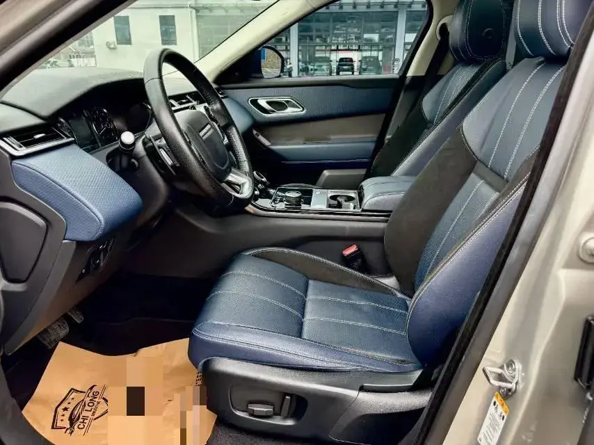 2018 LAND ROVER thumbnail 4