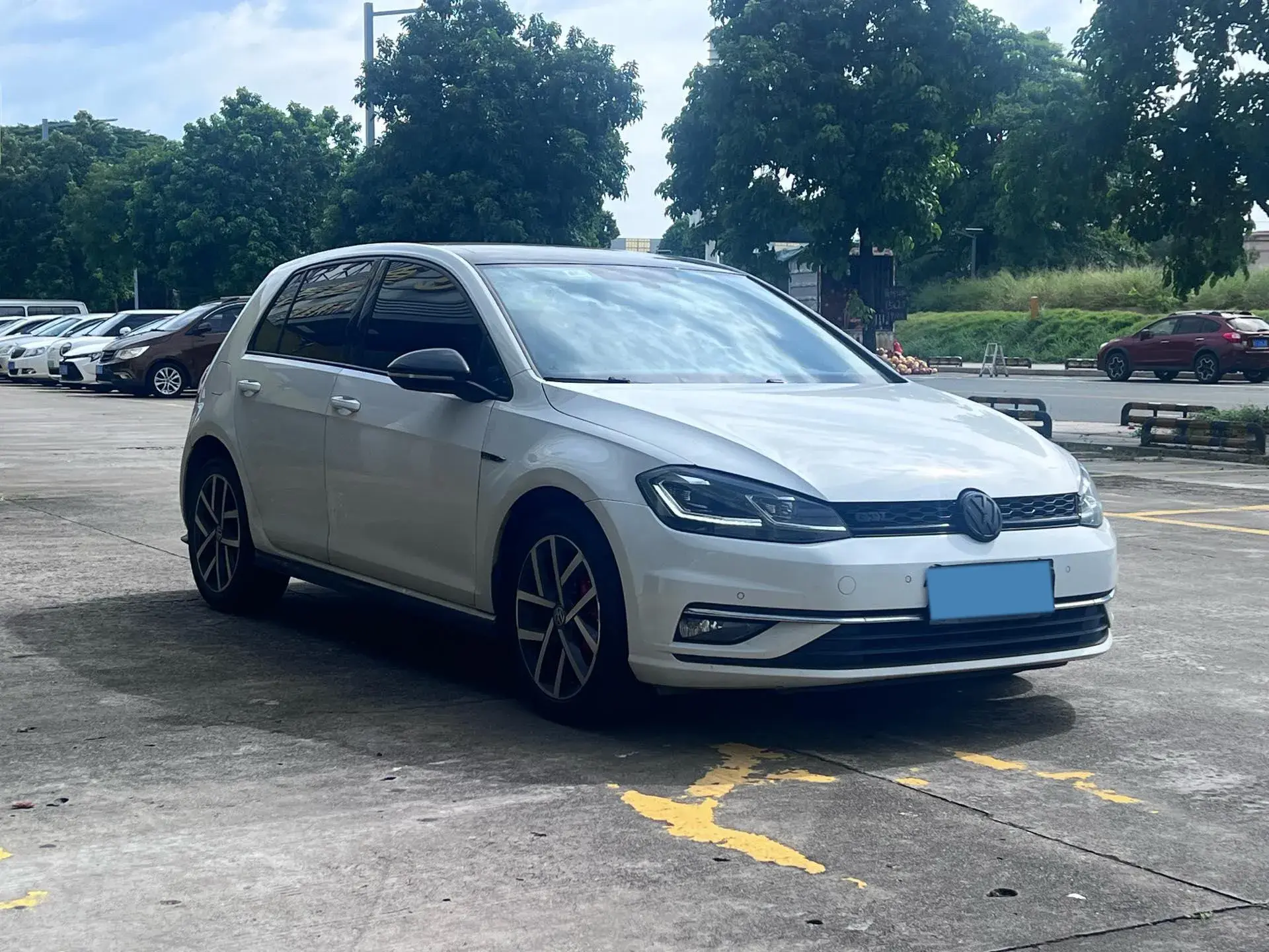 2020 VOLKSWAGEN GOLF thumbnail 3