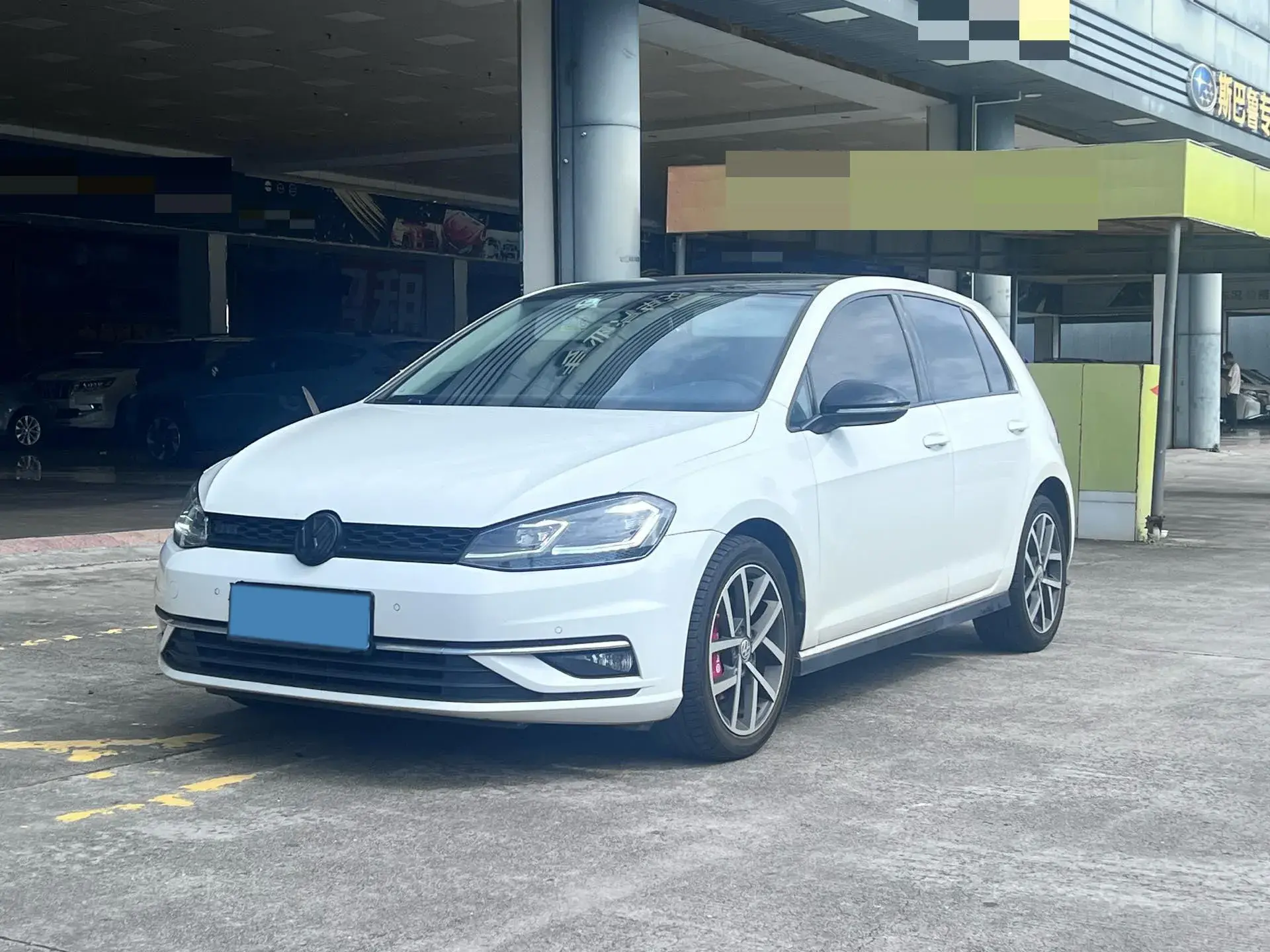 2020 VOLKSWAGEN GOLF view 1