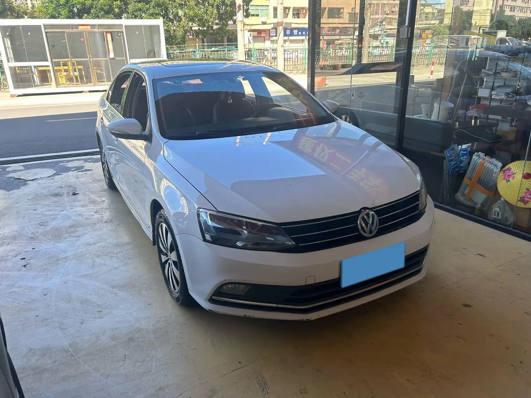 2018 VOLKSWAGEN SAGITAR thumbnail 3