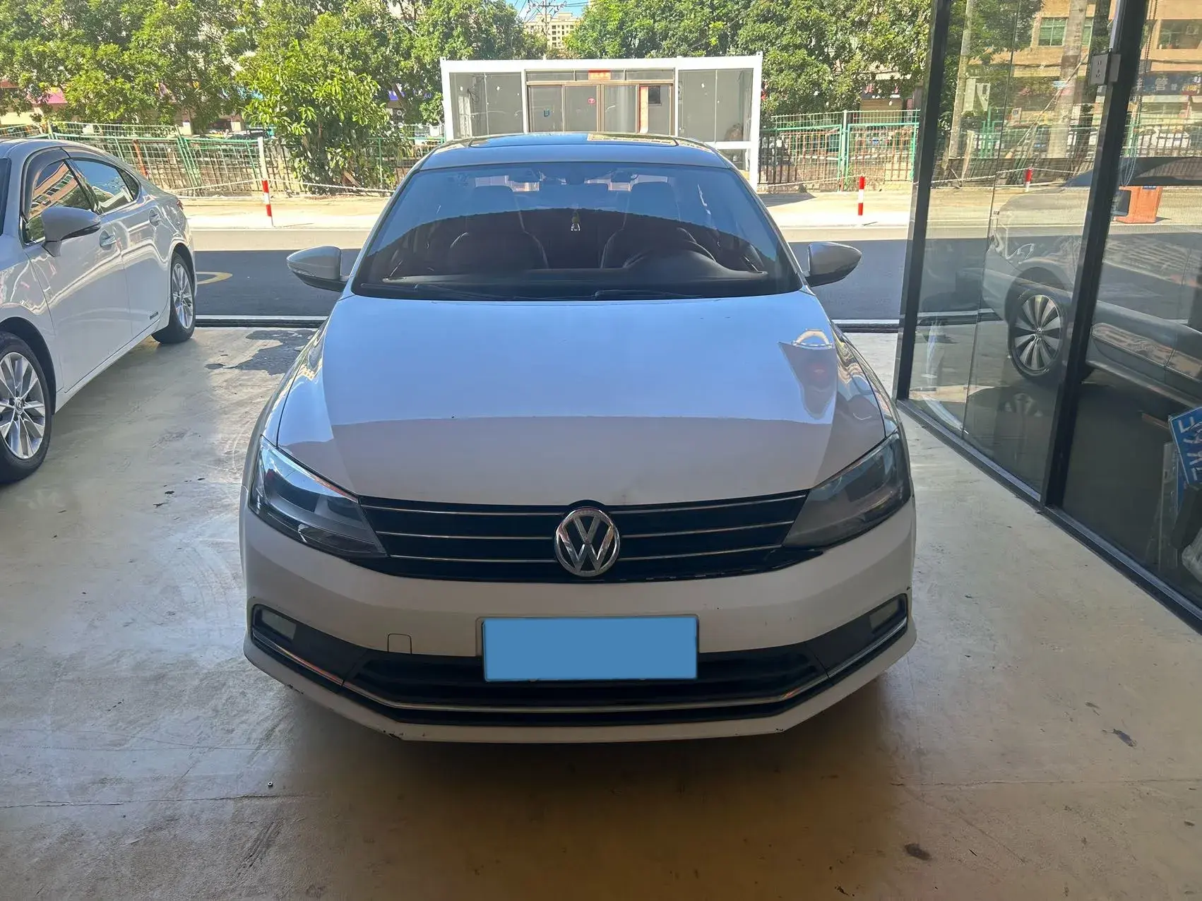 2018 VOLKSWAGEN SAGITAR thumbnail 2