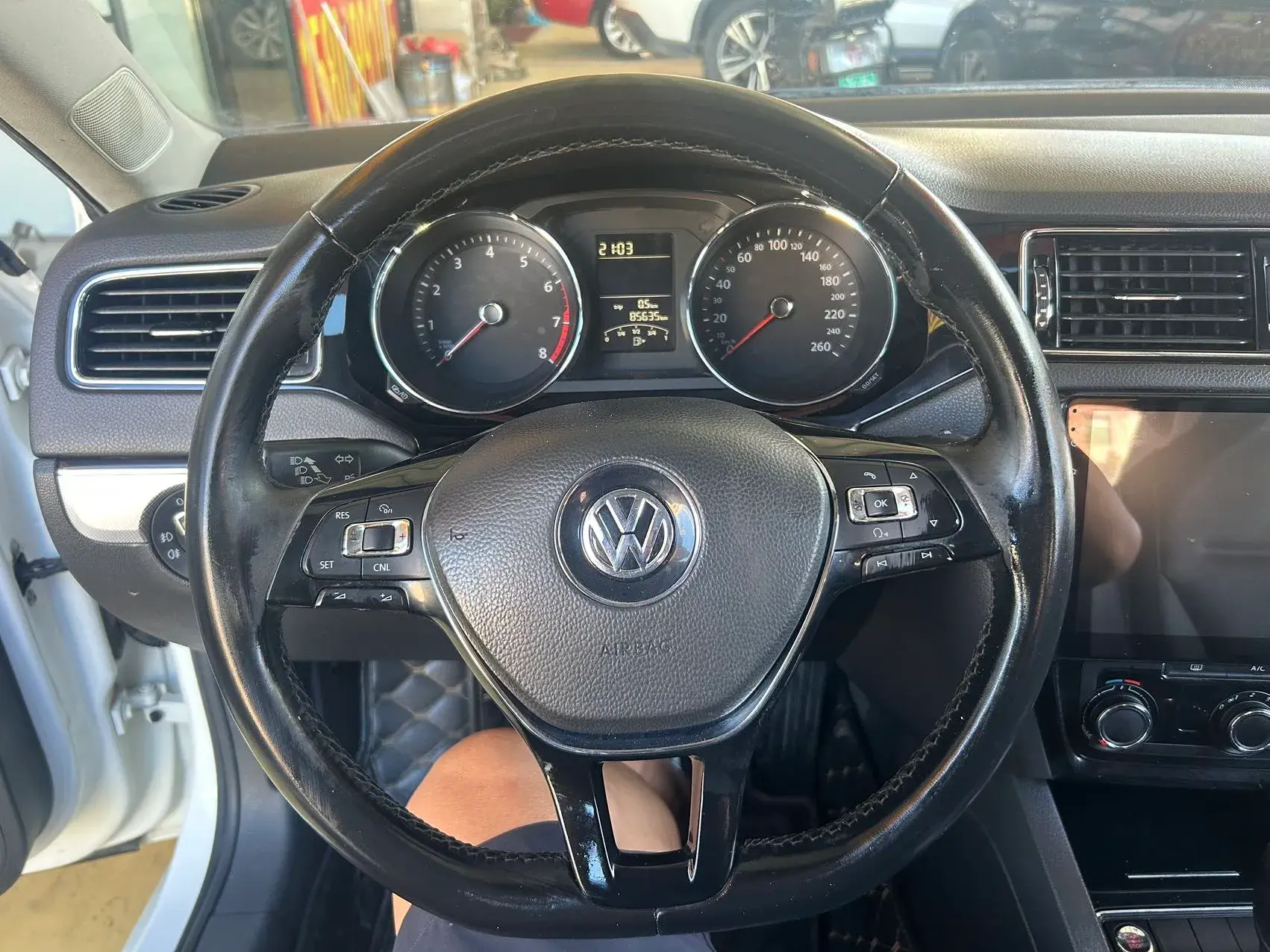 2018 VOLKSWAGEN SAGITAR thumbnail 4