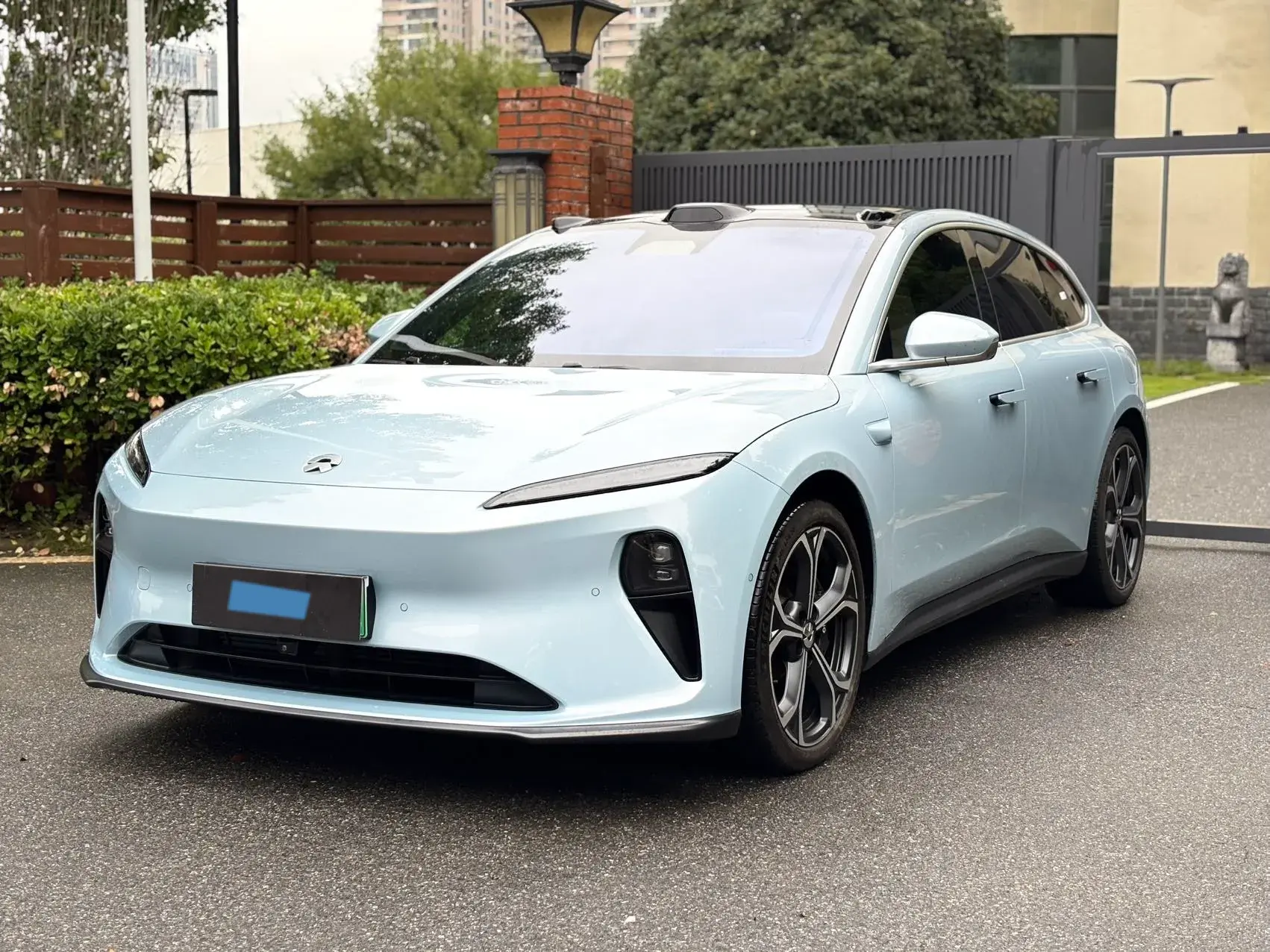 2024 NIO ET5T view 1