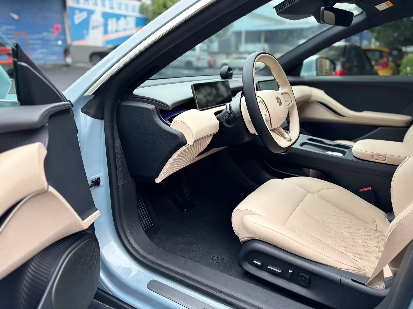 2024 NIO ET5T thumbnail 4