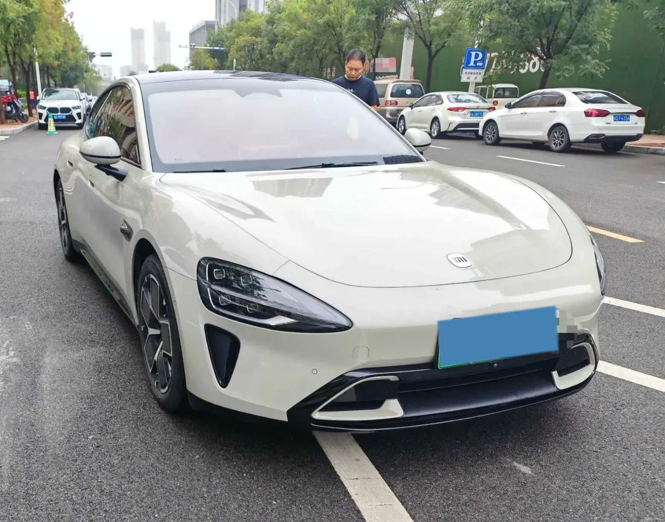 2024 MI SU7 thumbnail 2