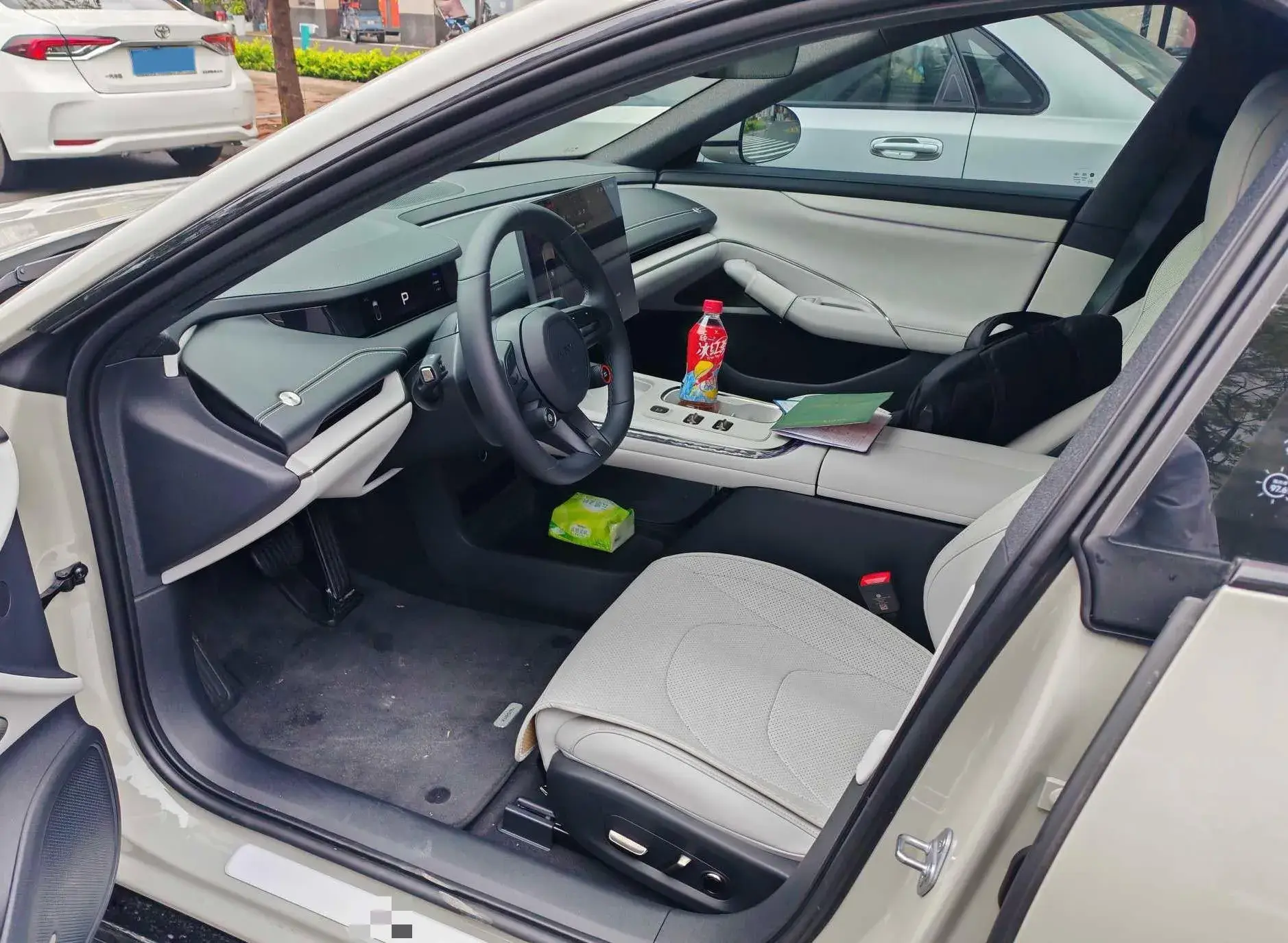 2024 MI SU7 thumbnail 3