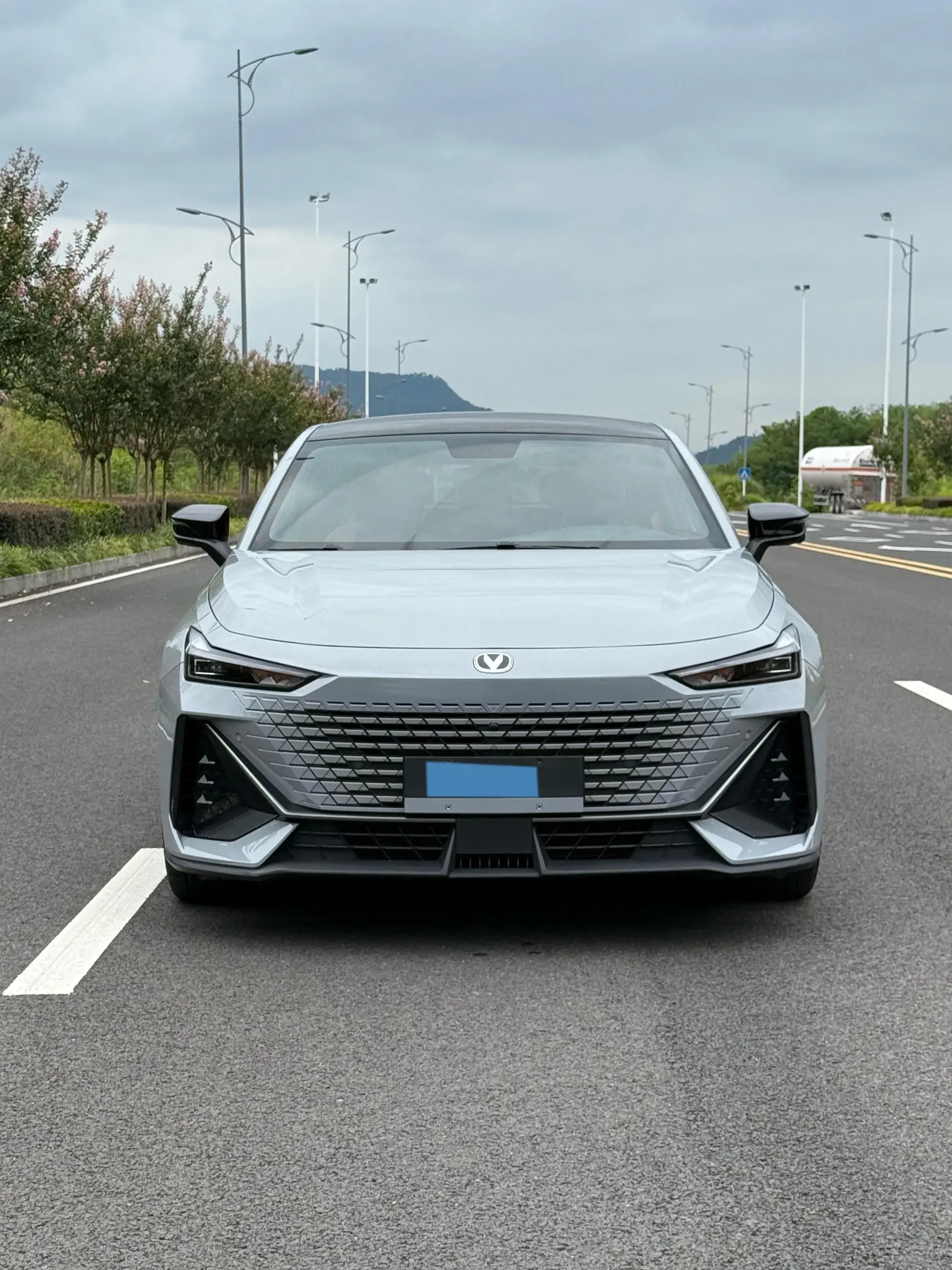 2022 CHANGAN UNI-V thumbnail 2