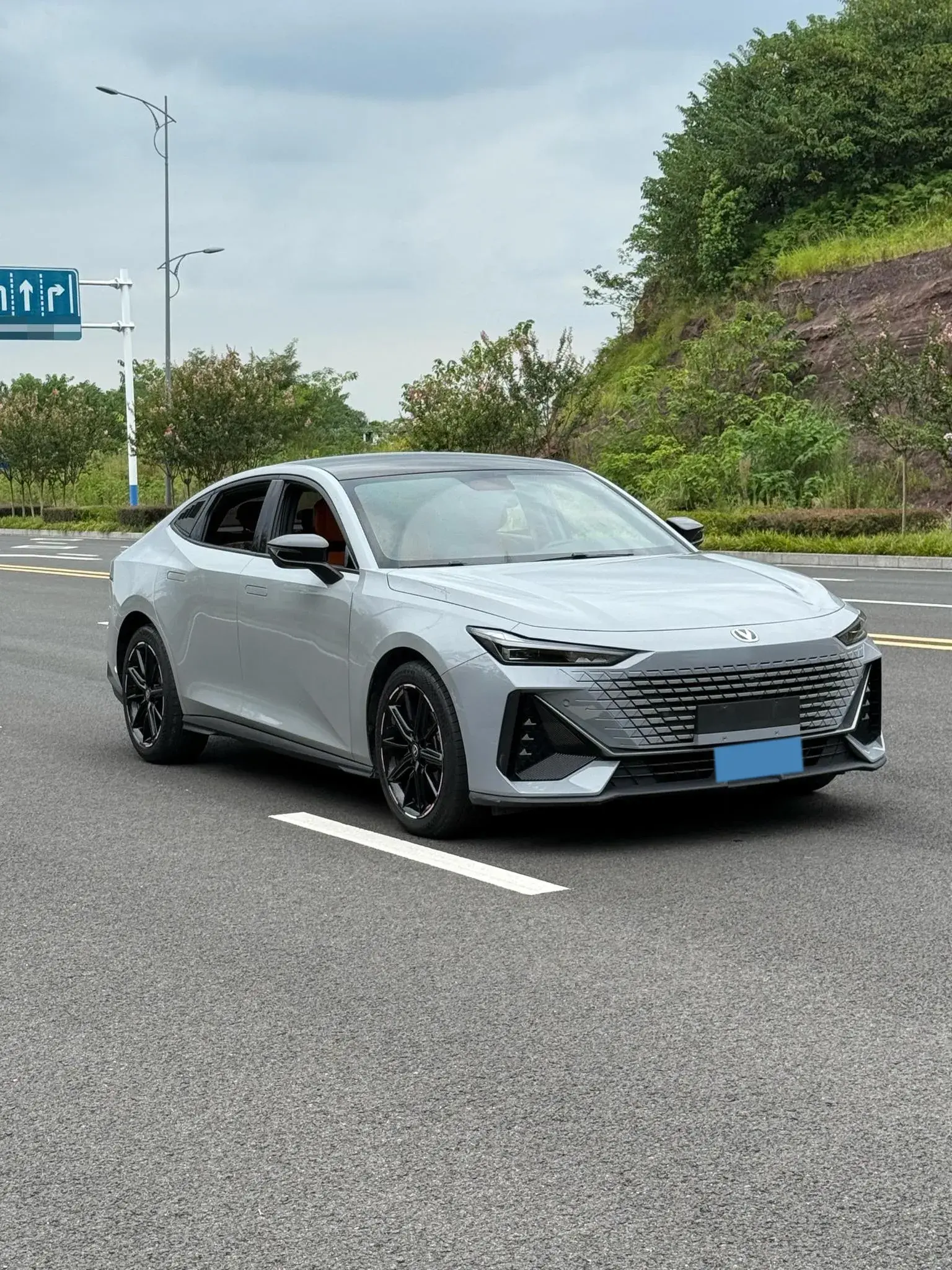 2022 CHANGAN UNI-V thumbnail 3