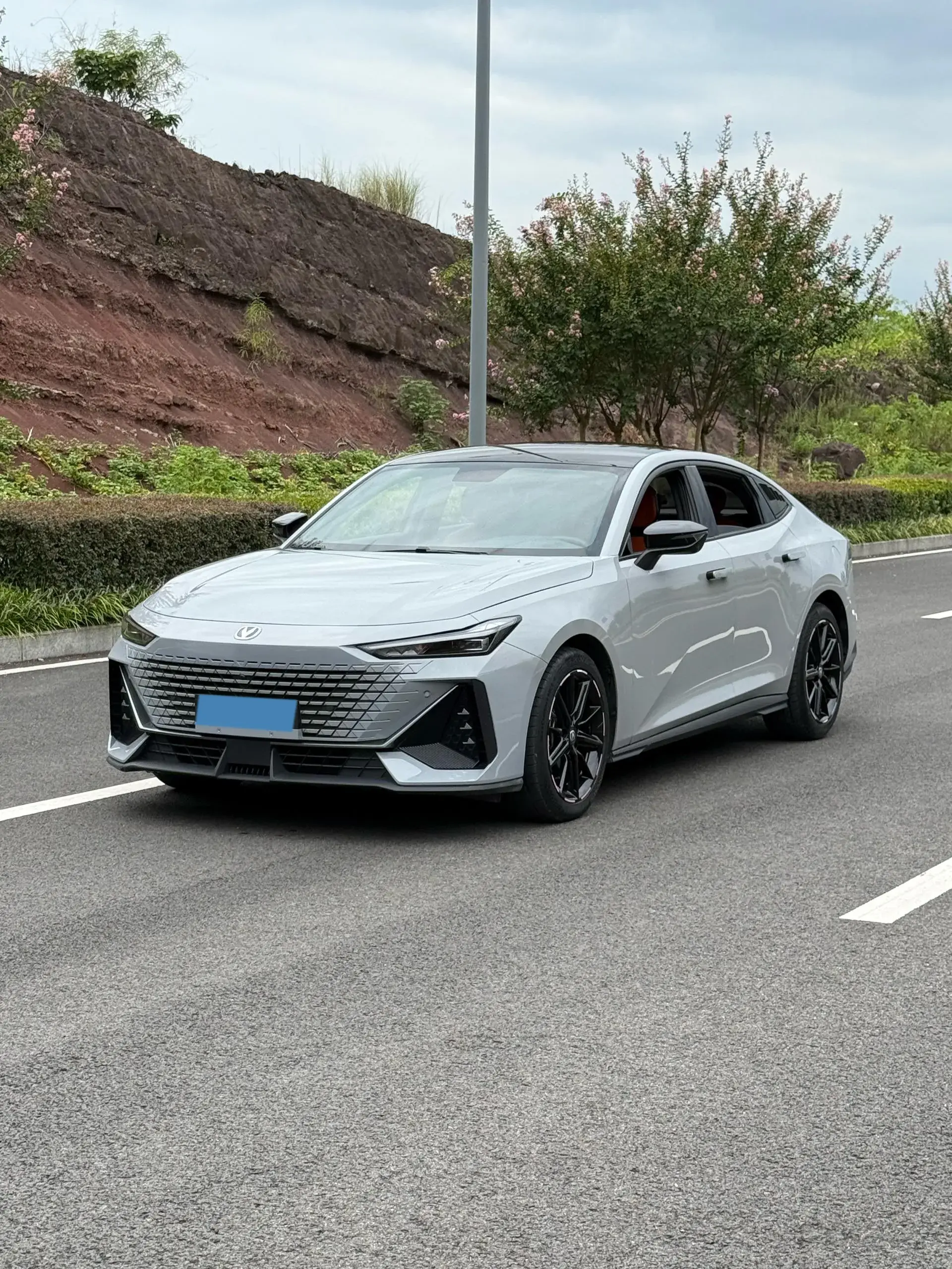 2022 CHANGAN UNI-V view 1