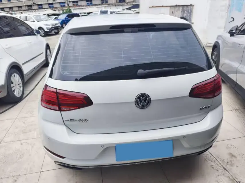 2018 VOLKSWAGEN GOLF thumbnail 4