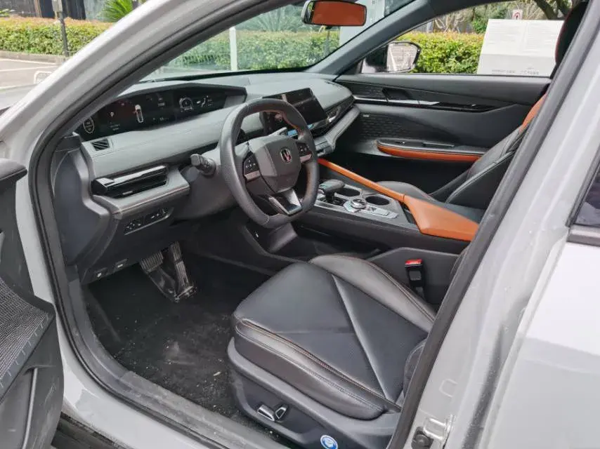 2022 CHANGAN UNI-V thumbnail 2