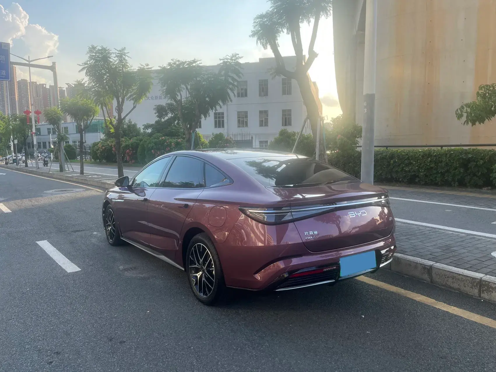 2023 BYD SEAL thumbnail 3