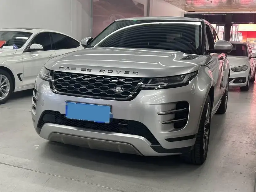 2023 LAND ROVER view 1