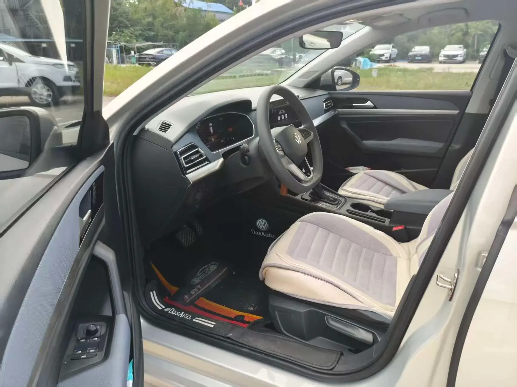2023 VOLKSWAGEN LAVIDA thumbnail 3