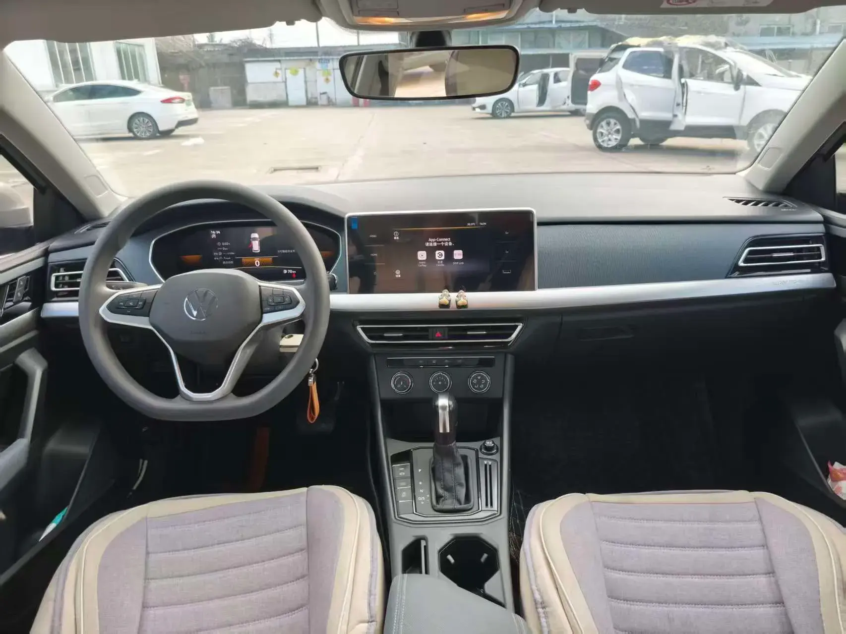 2023 VOLKSWAGEN LAVIDA thumbnail 2