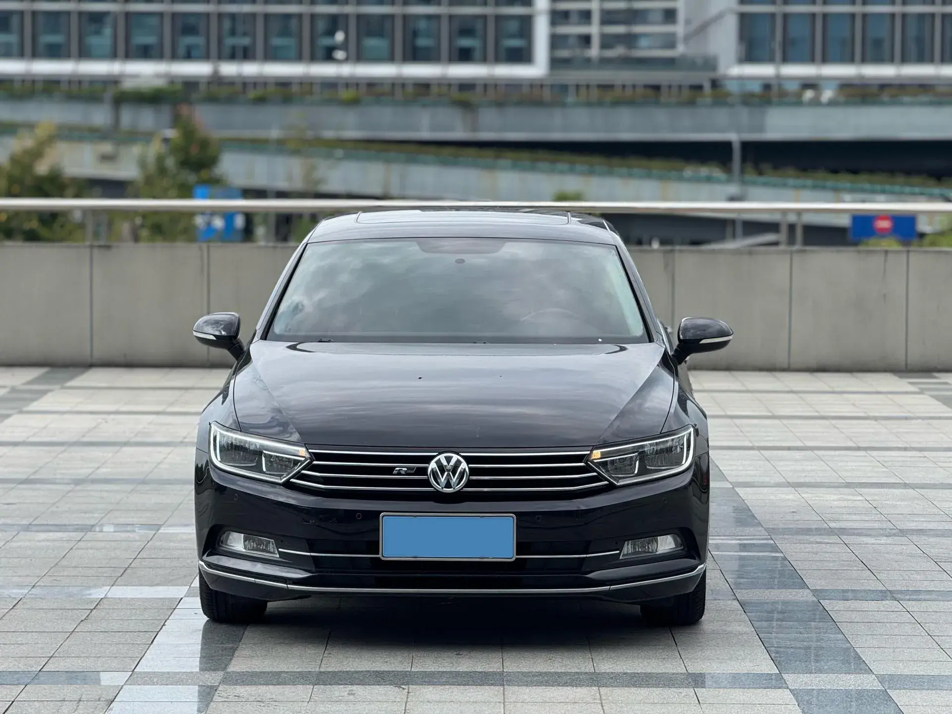 2018 VOLKSWAGEN MAGOTAN thumbnail 2