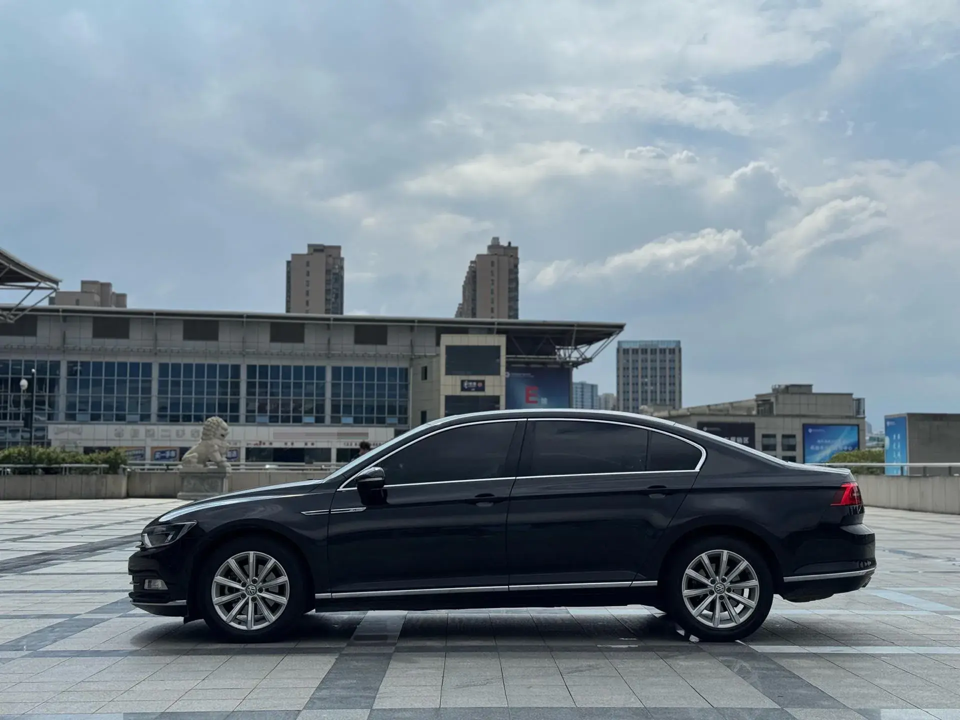 2018 VOLKSWAGEN MAGOTAN thumbnail 3