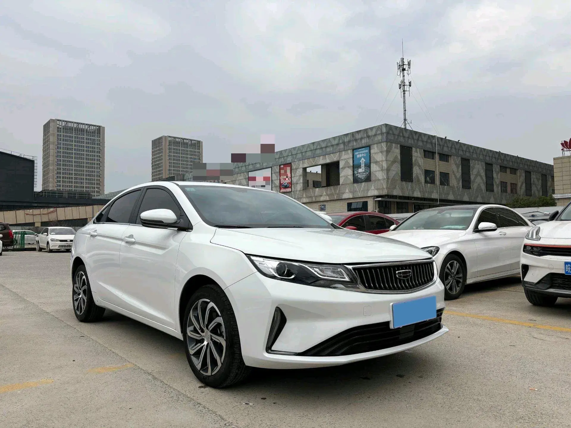 2022 GEELY EMGRAND thumbnail 3