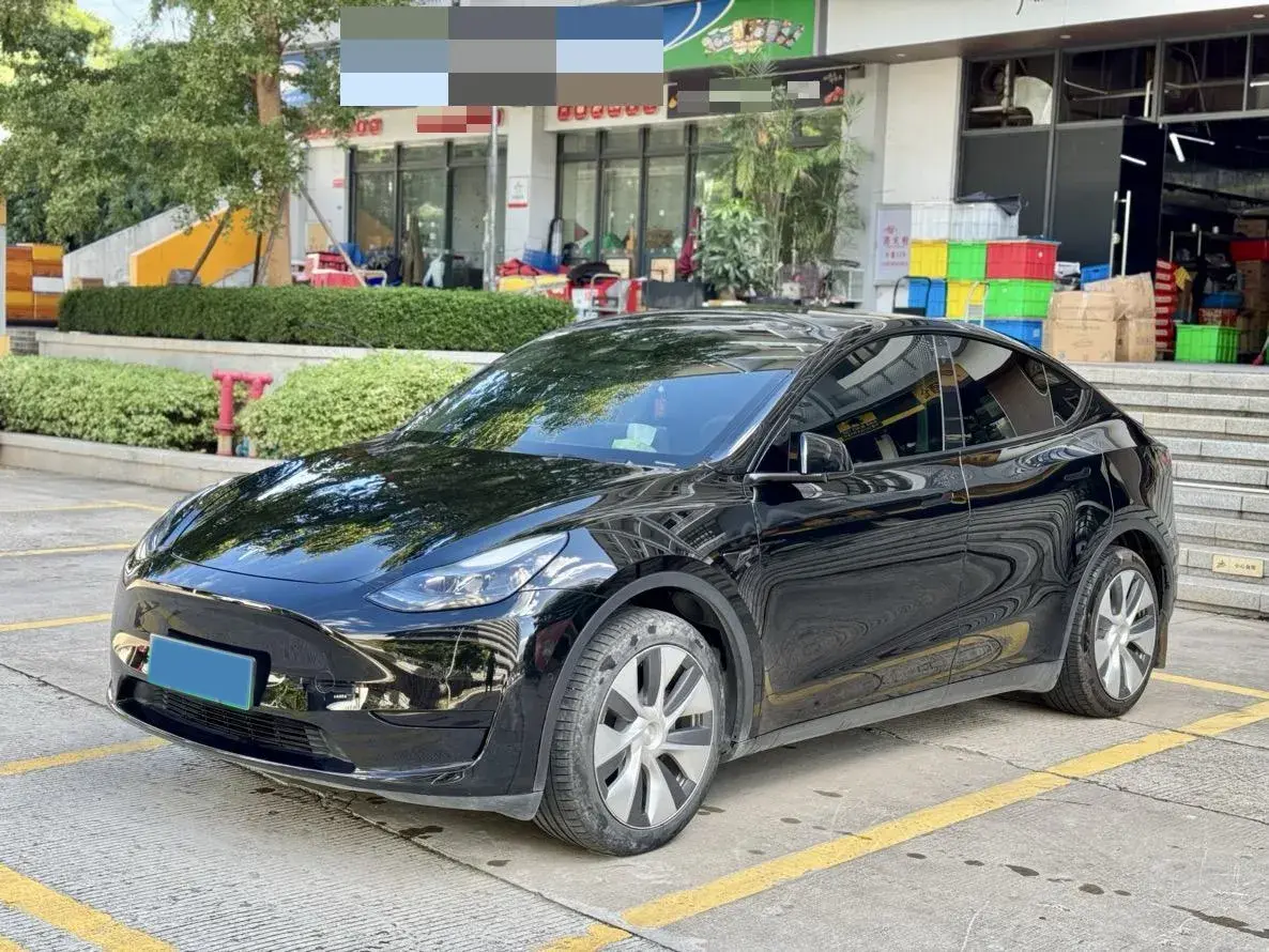 2022 TESLA MODEL view 1