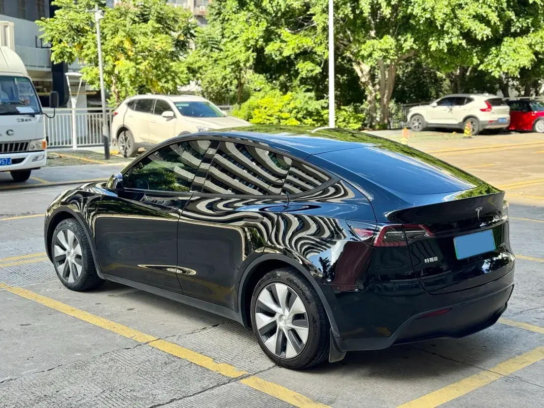 2022 TESLA MODEL thumbnail 4